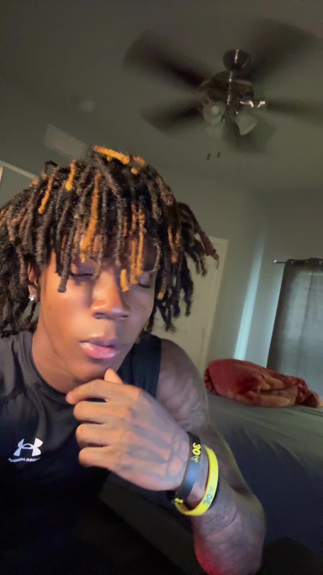 @🤫