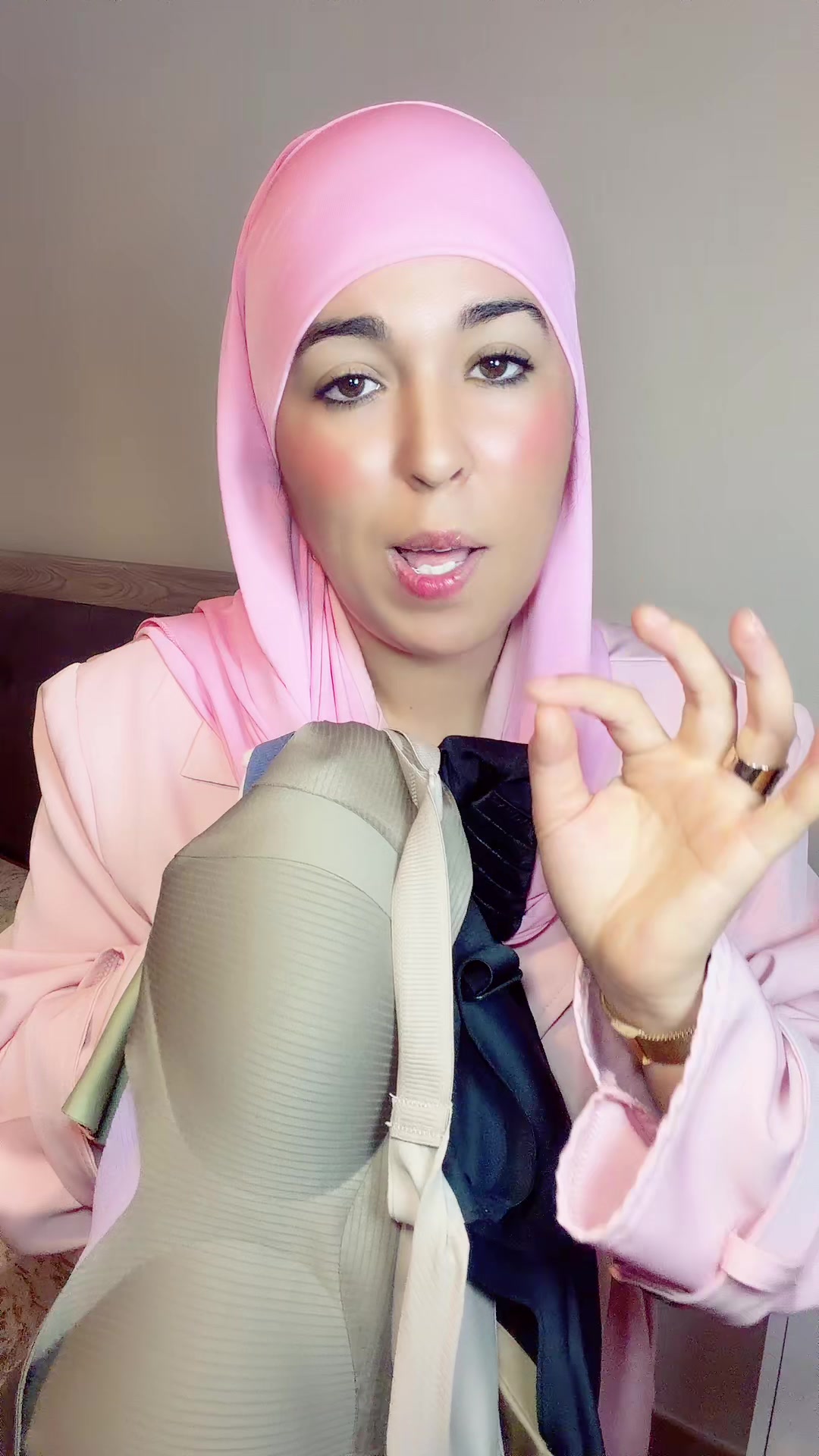 @loubna.ikram