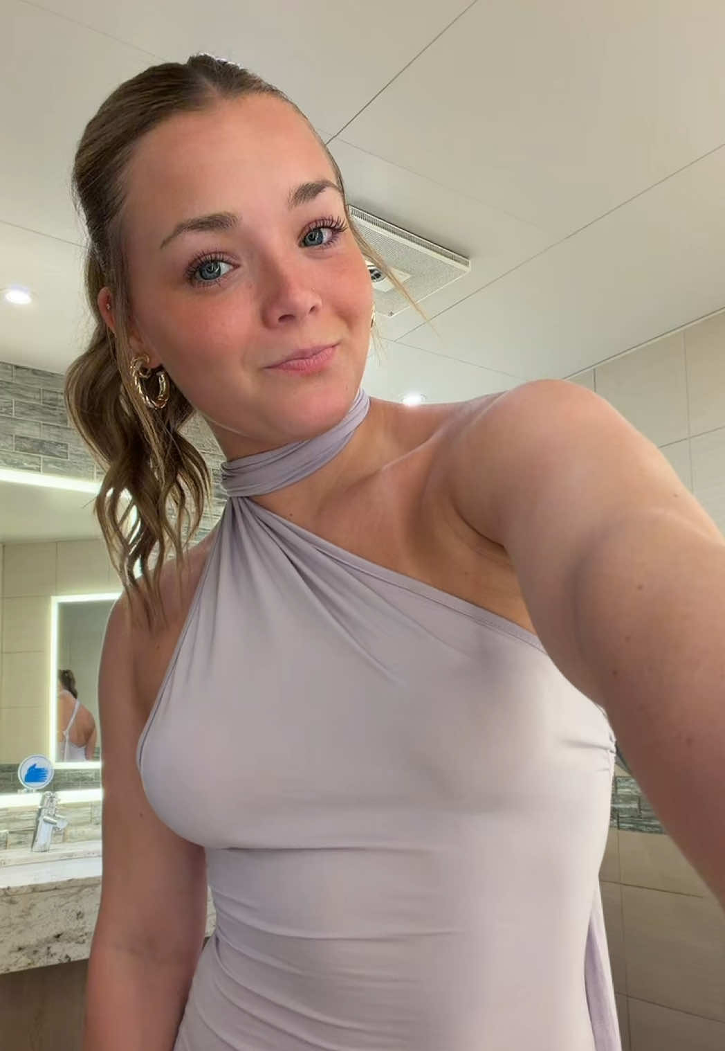 @bella