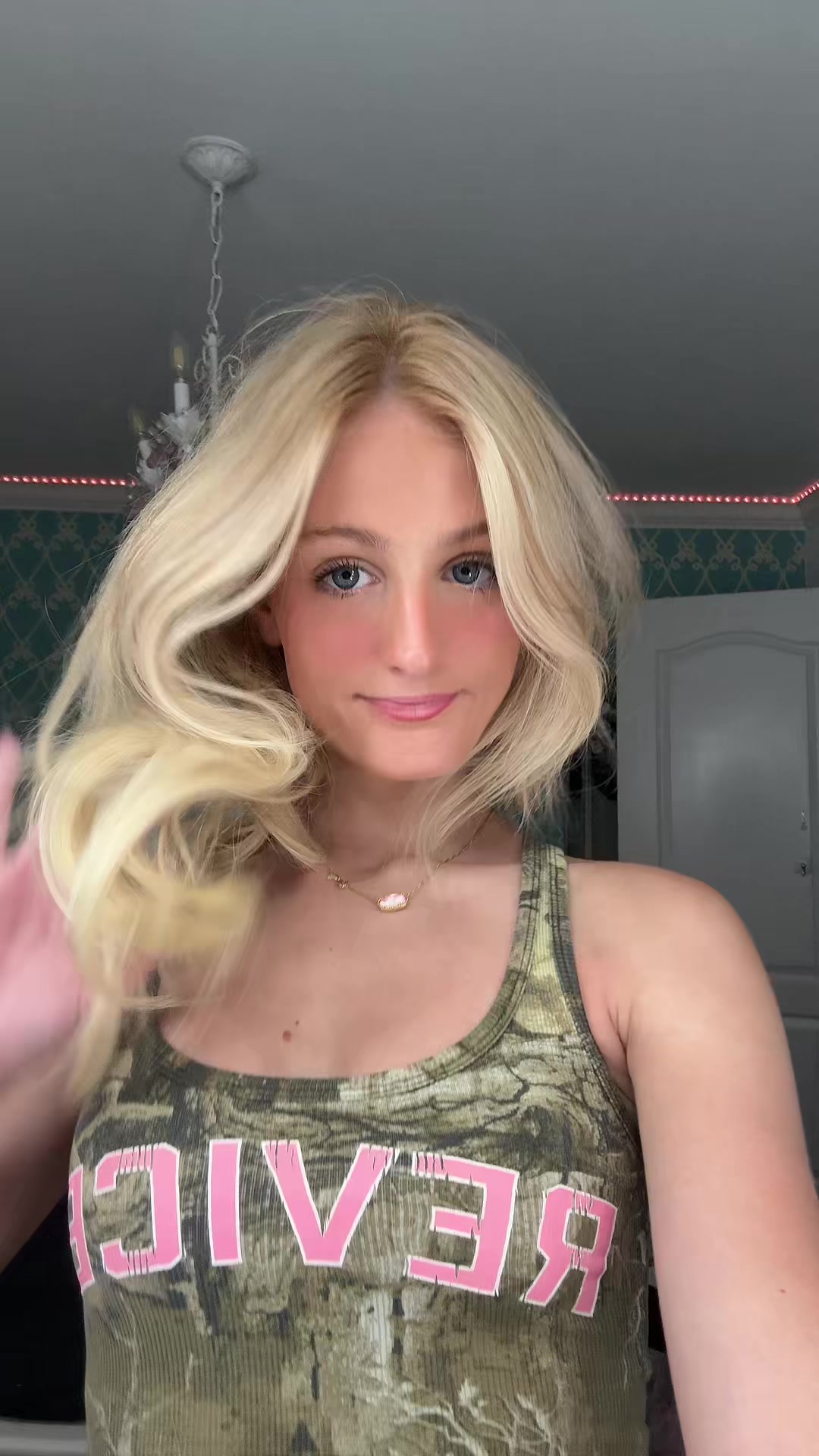 @anya