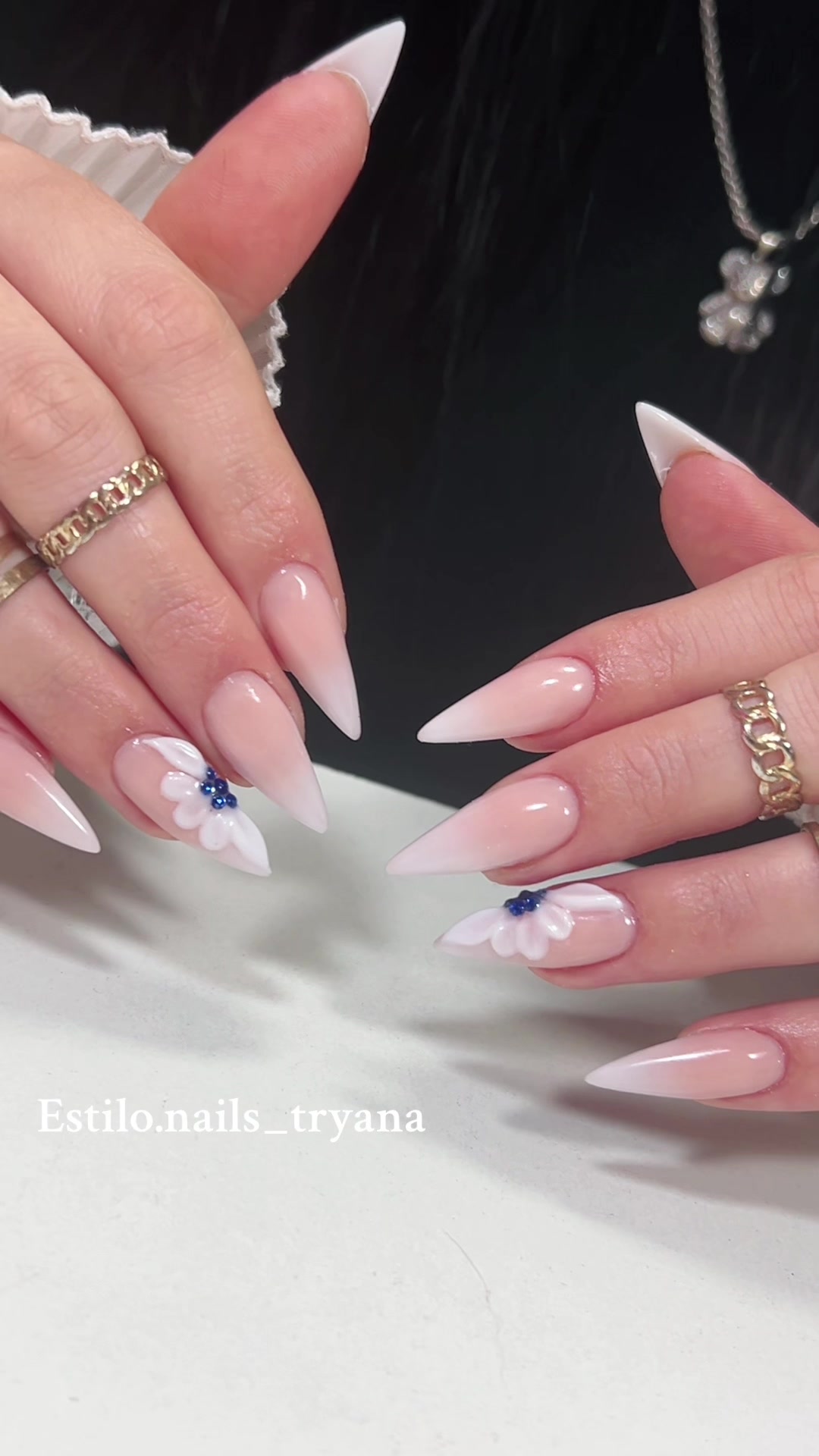 @Tryana18.
