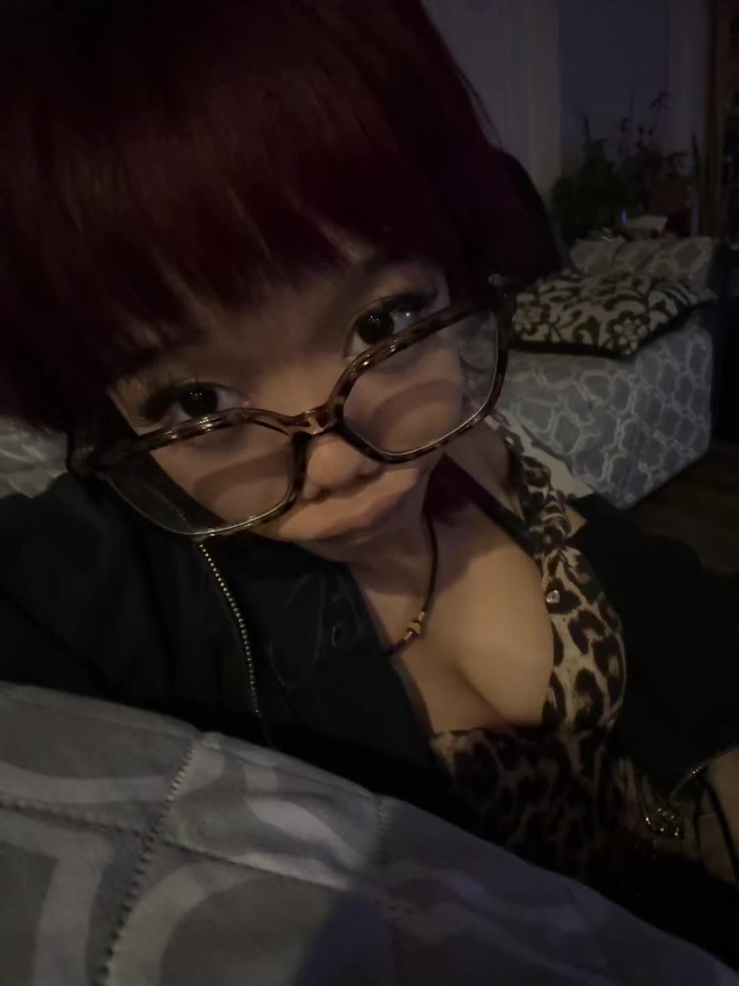 @️