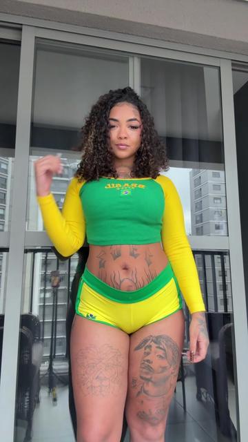 @Larissa Giulia