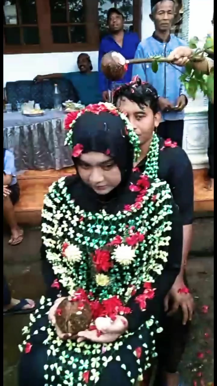 @ZAHRA D
