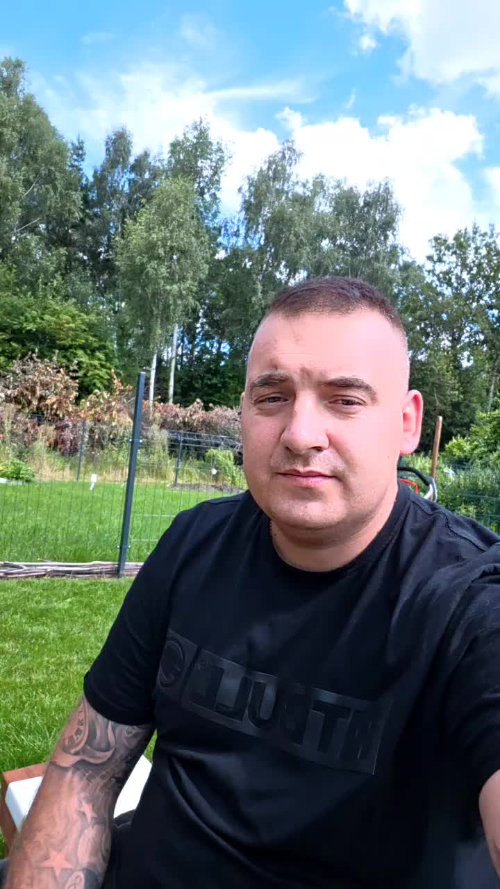 @BziBziak😎