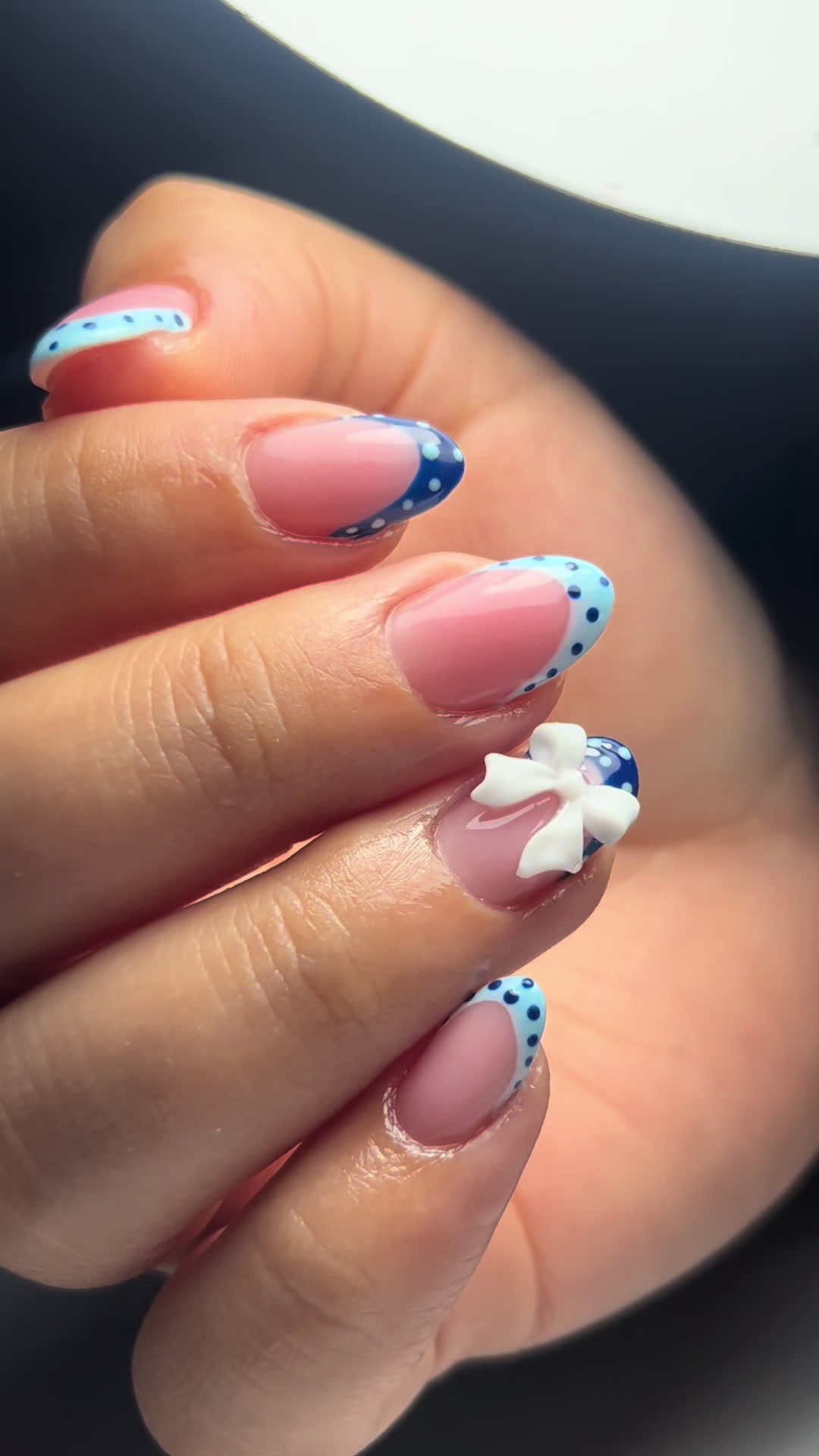 @Nails_Nicolesv