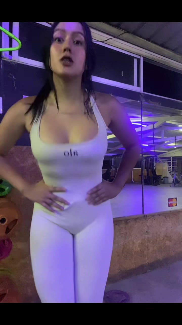 @Camila_950