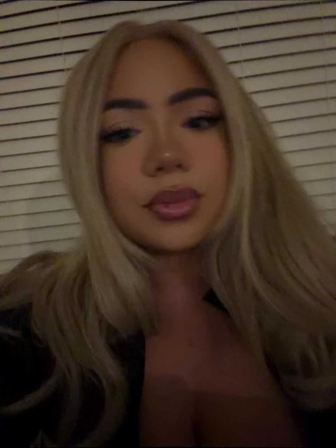 @travelwithrin