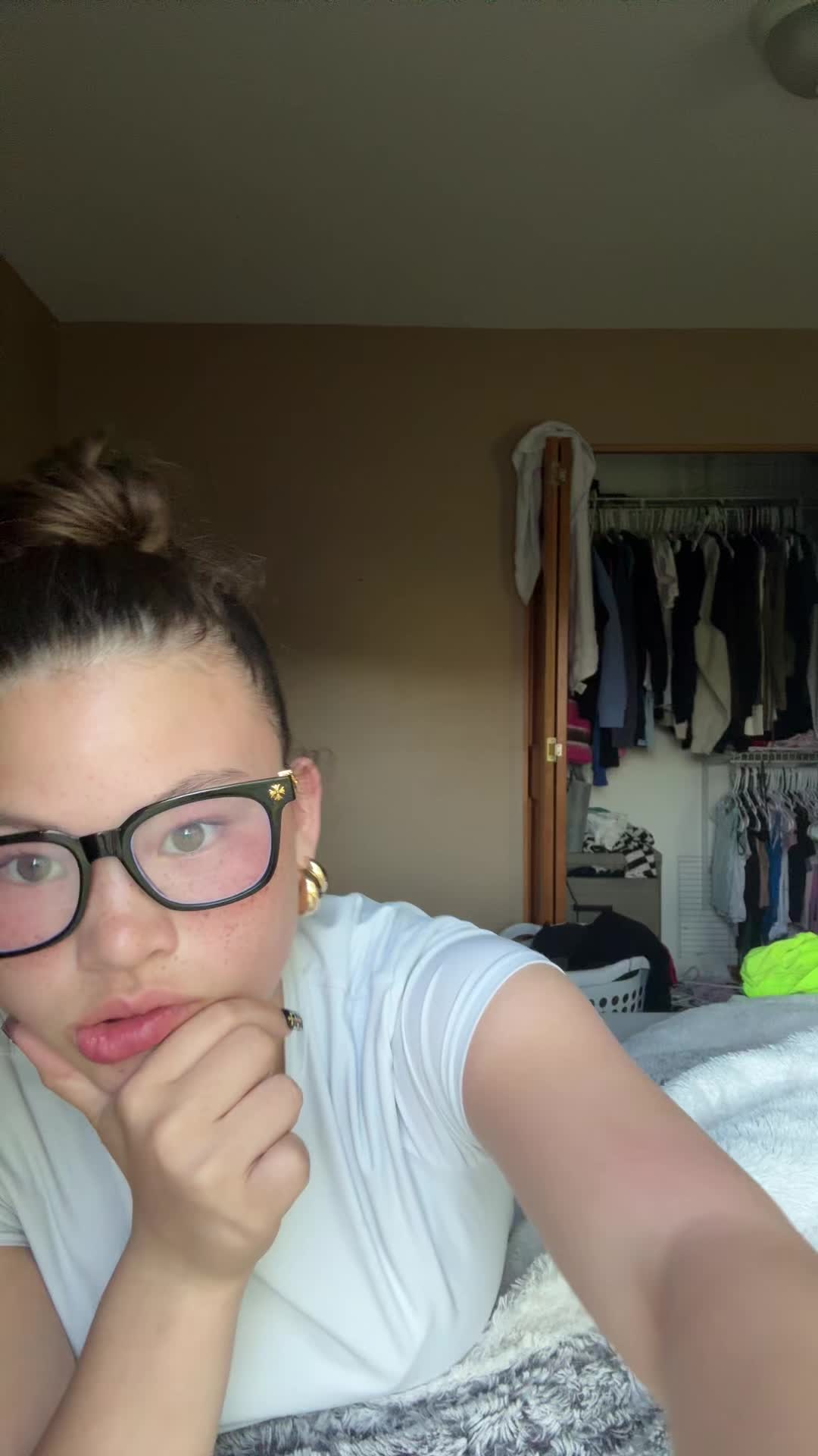 @idkimjustacurlyheadasian