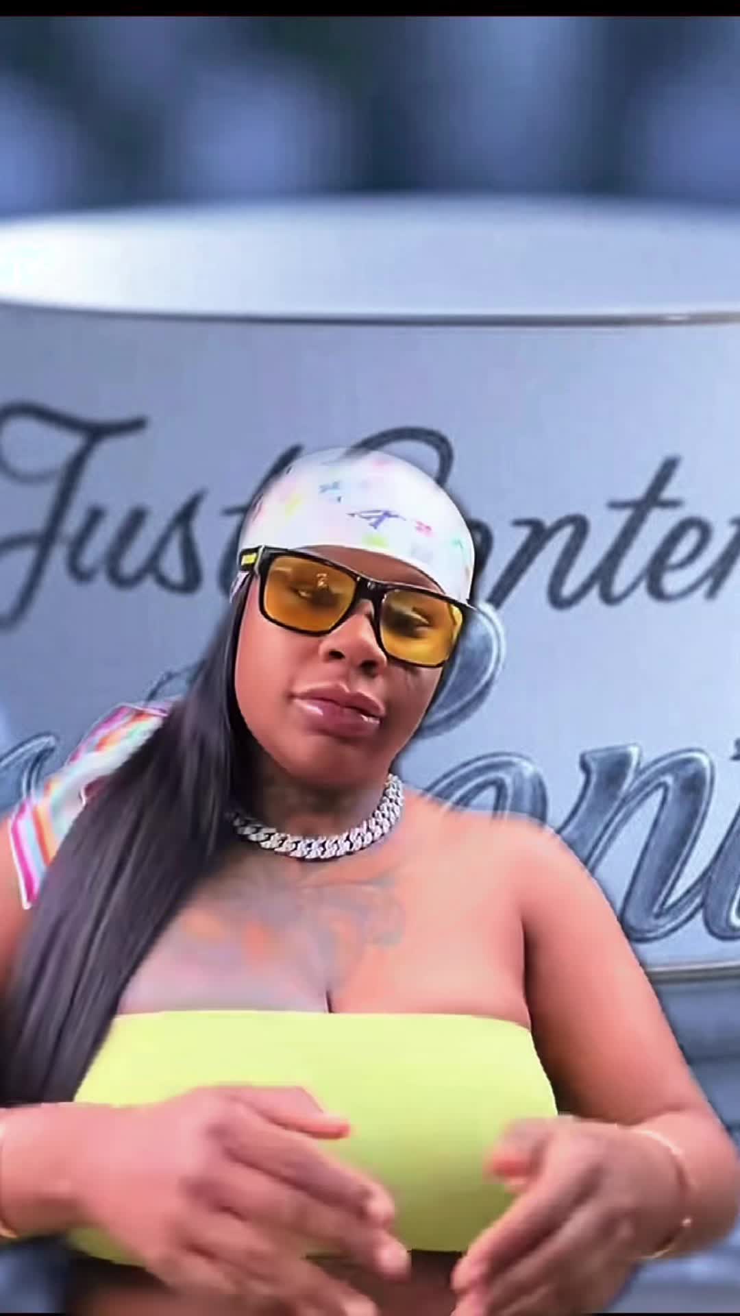 @JustContent