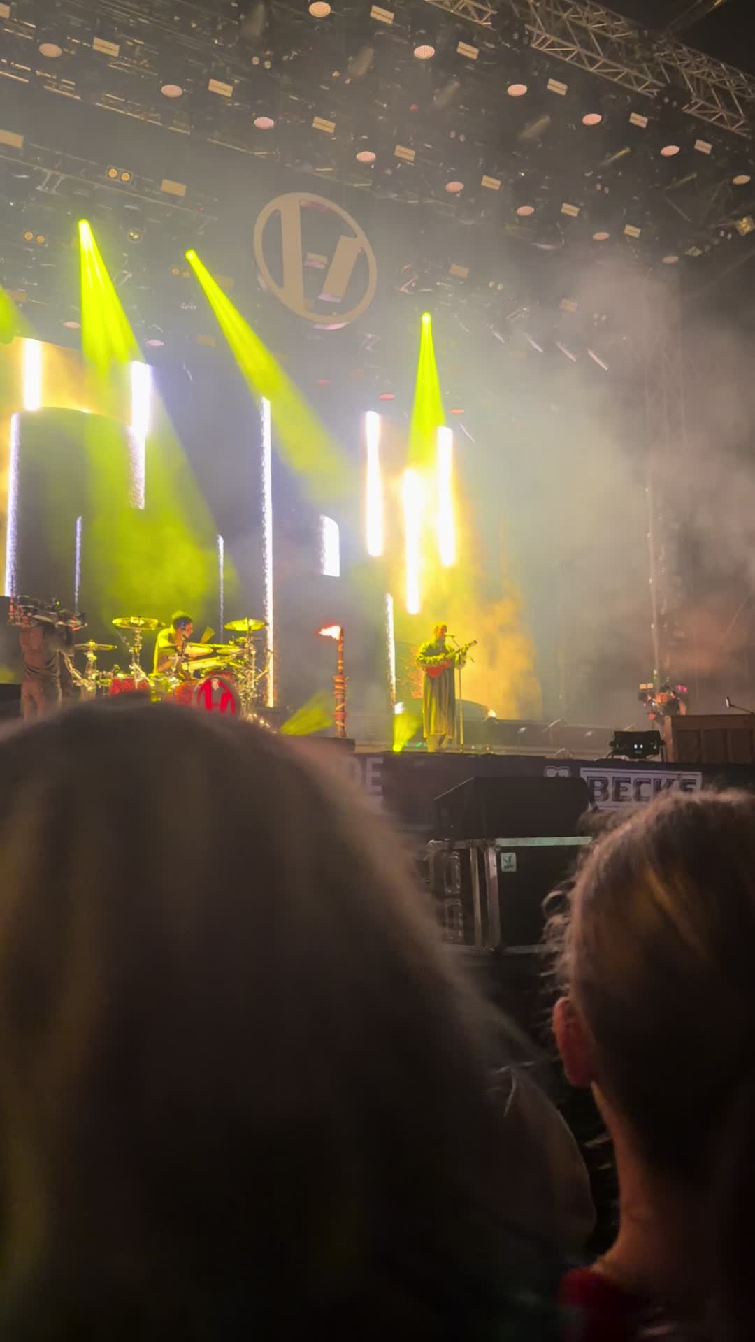 @goopstr |-/