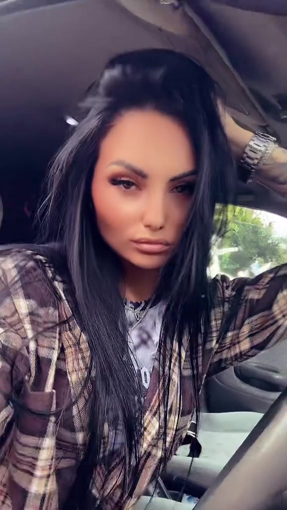 @Helen 🖤