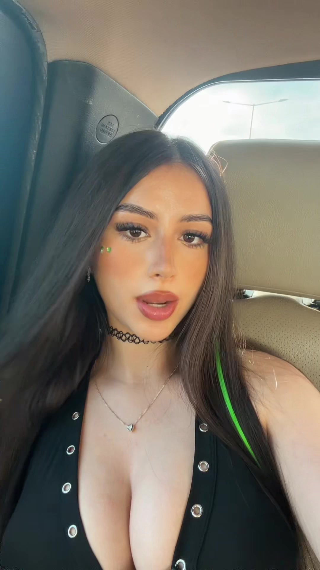 @isabella