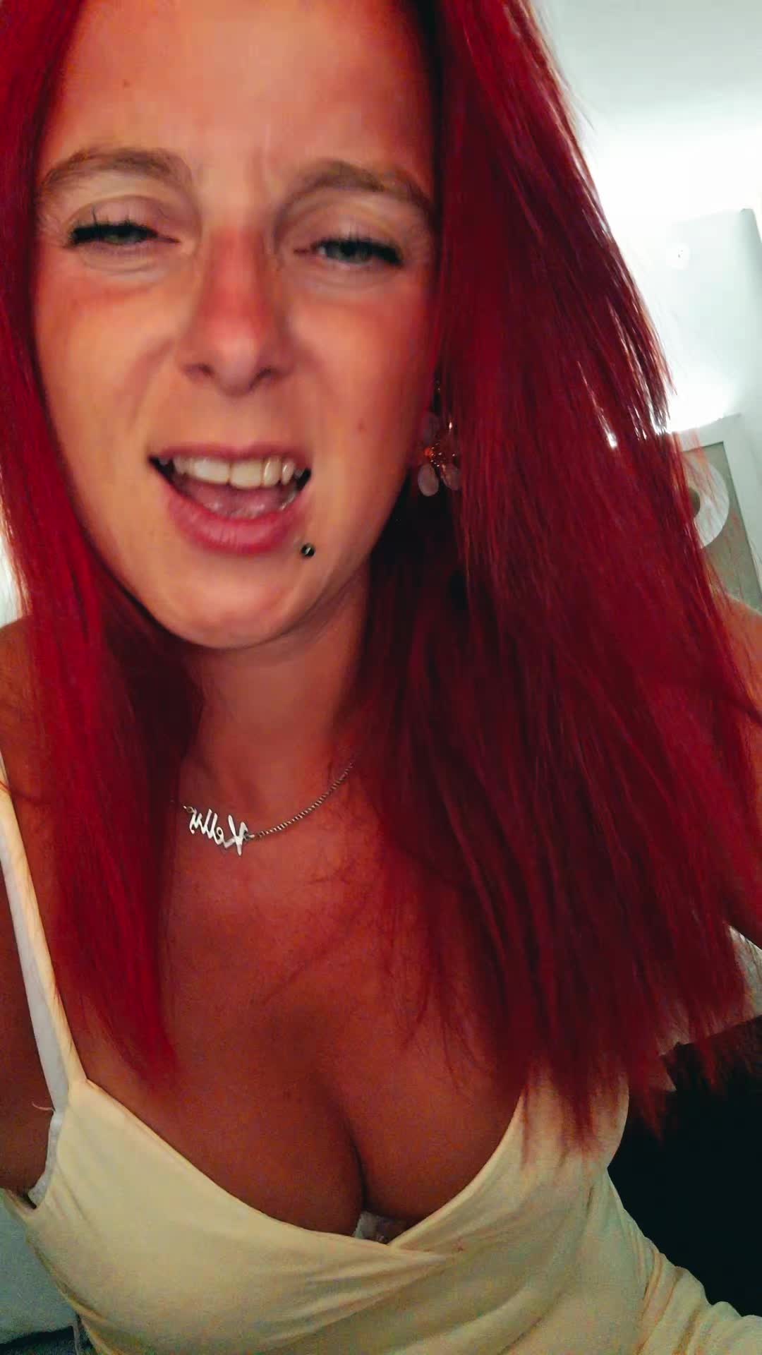 @Ladyk_in_red❤️