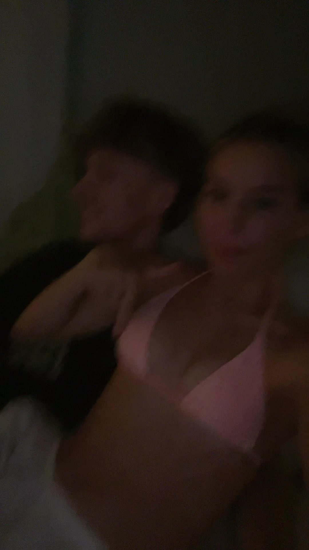 @𝙰𝚟𝚊 𝚋𝚛𝚎𝚠𝚜𝚝𝚎𝚛 <3