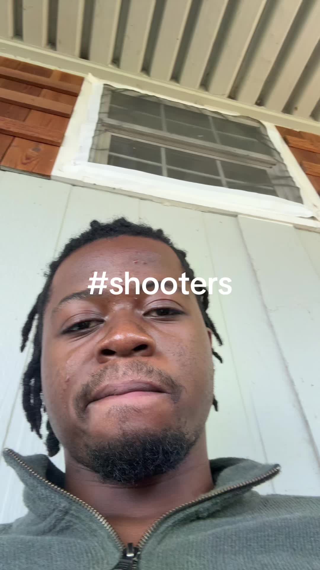 @moyoezzy