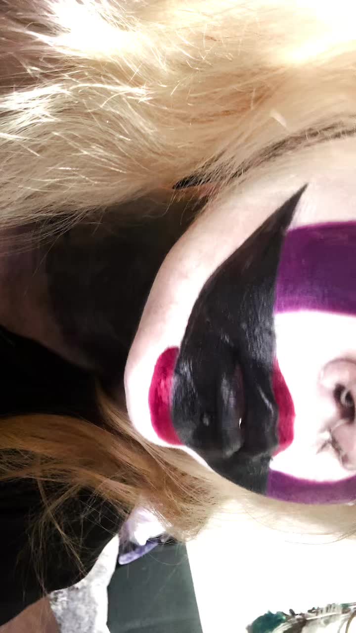 @😻