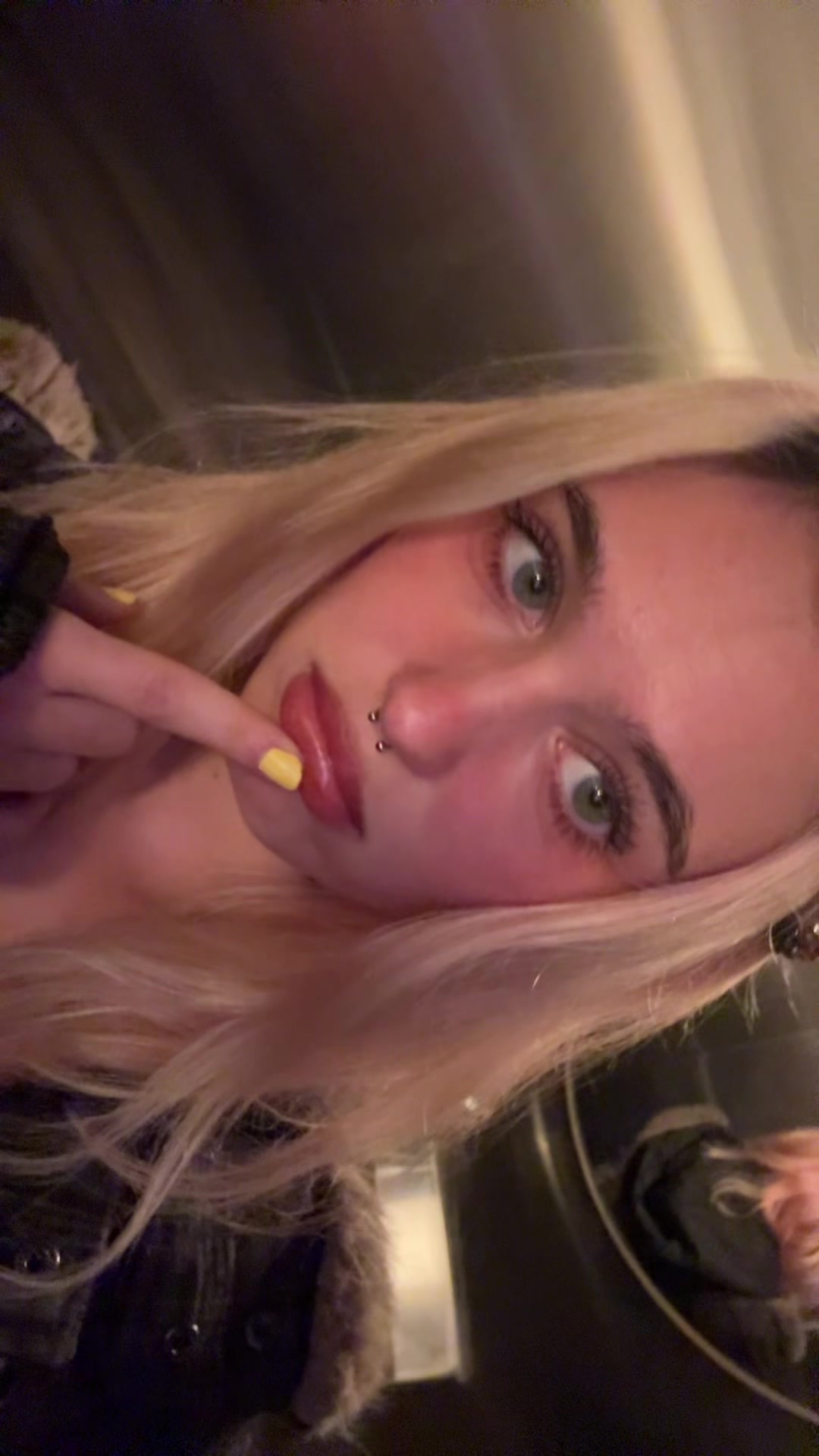 @bella