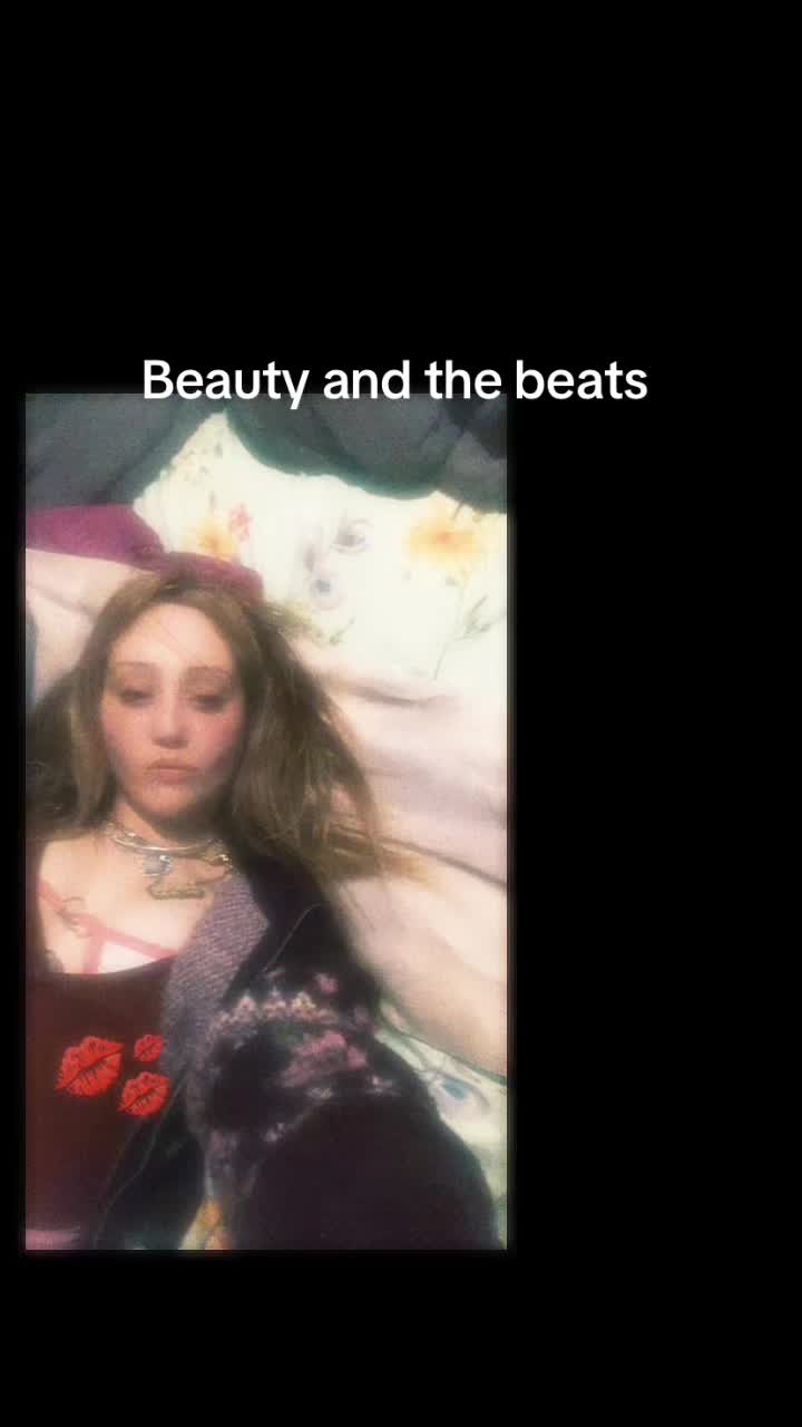 @Victoria Essy singer