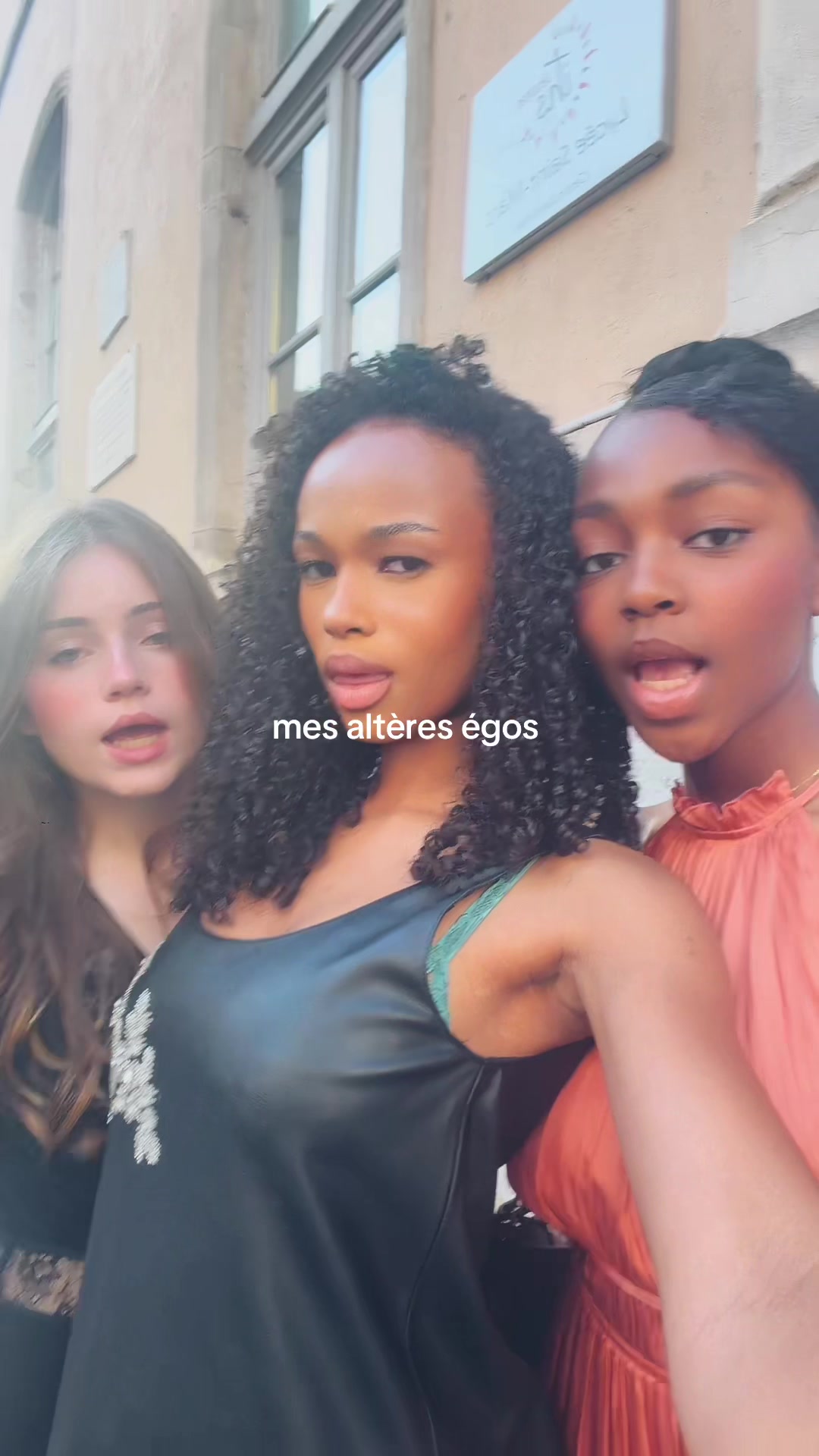 @lolaaa