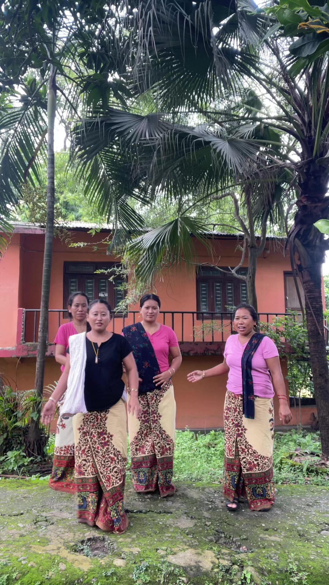@अस्मि गुरूङ्