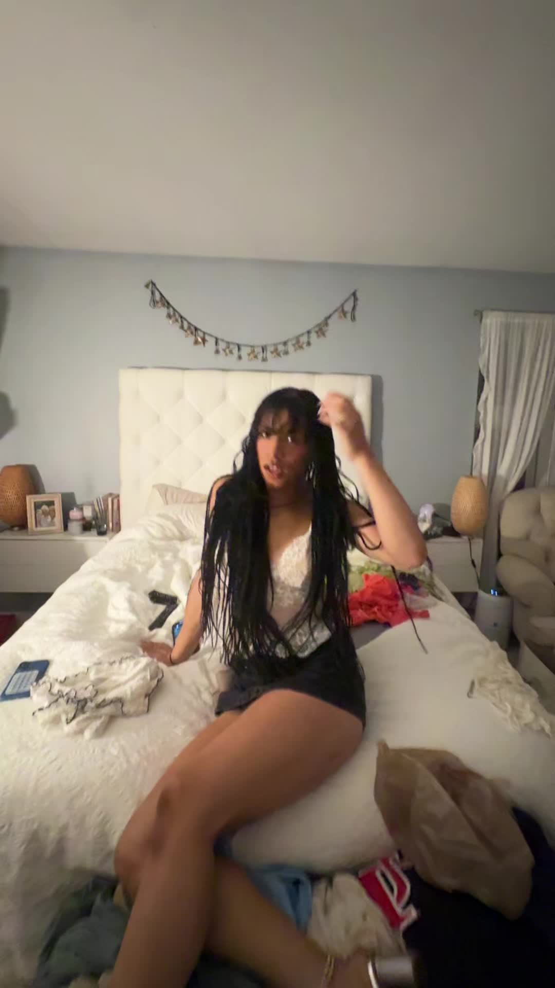 @_lilianalester_