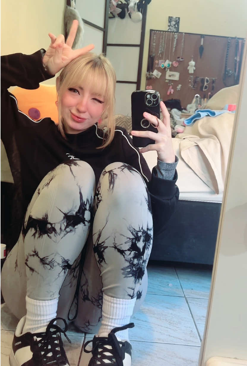 @neekoliinaa
