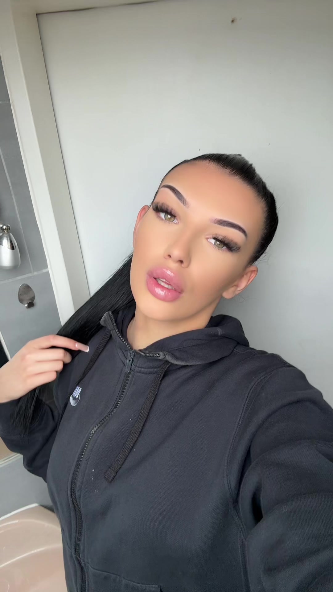 @𝐦𝐢𝐧𝐚