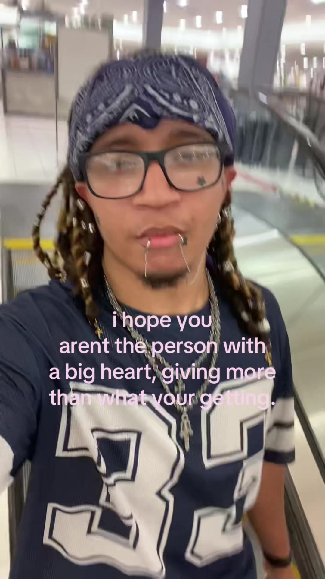 @whoz_twistann