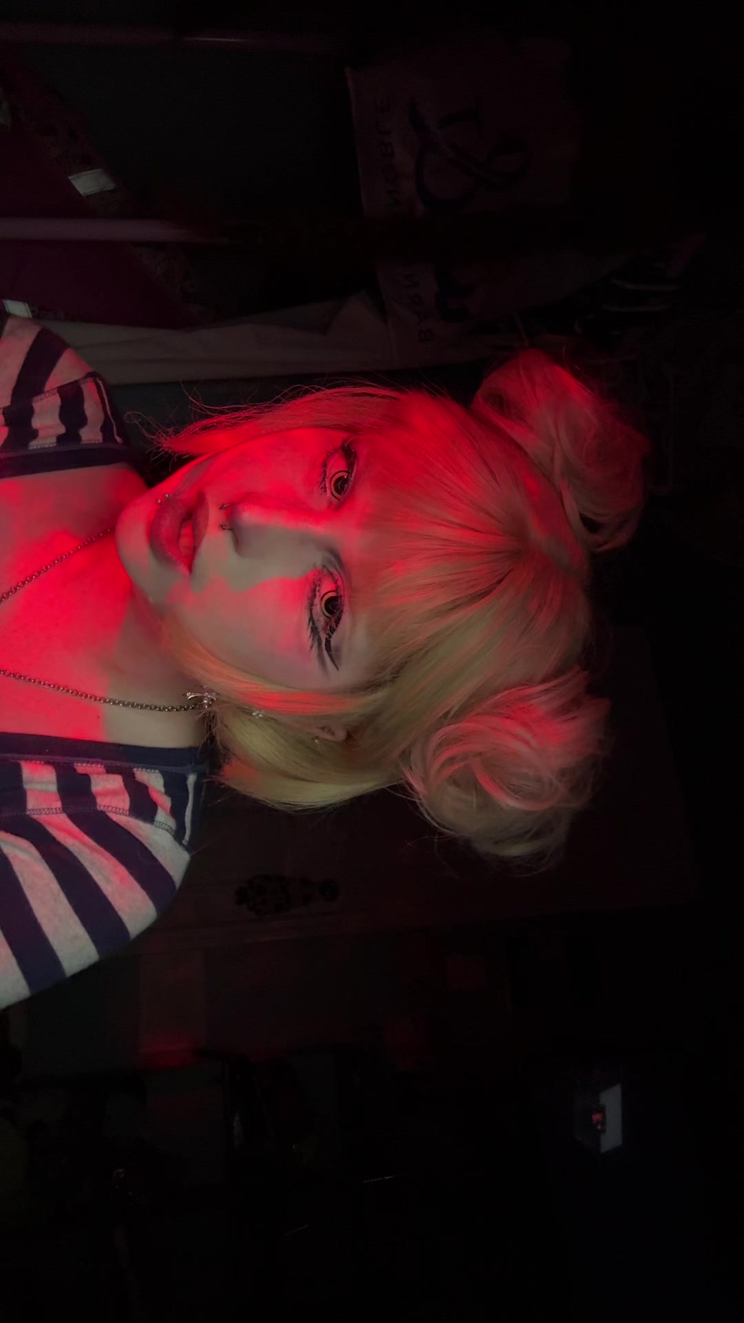 @luv2eatworms