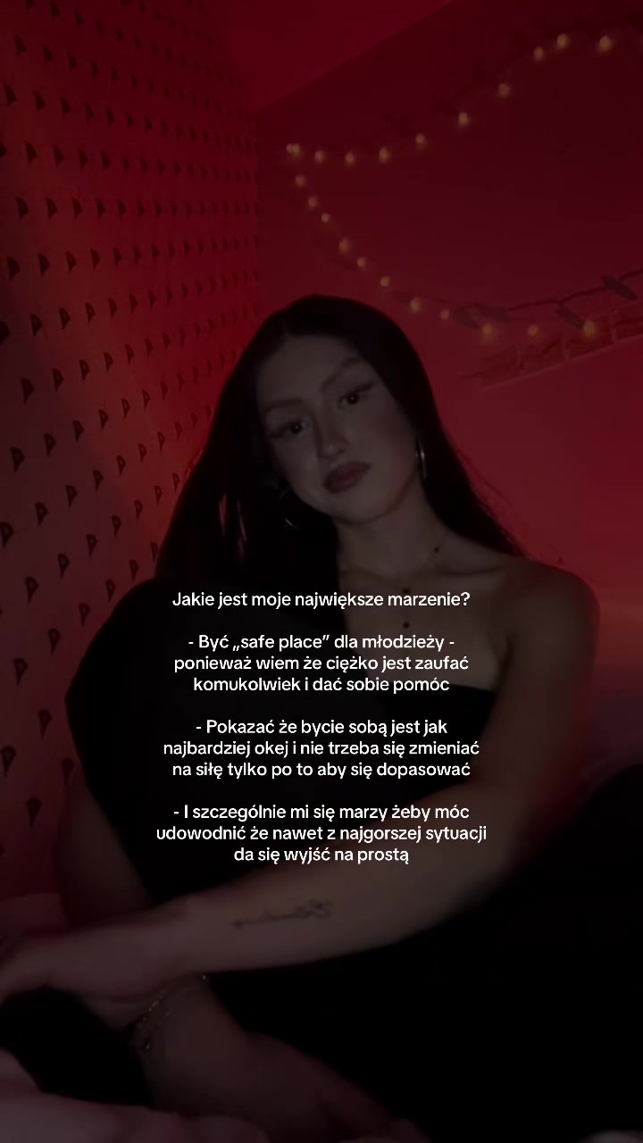@alastraz_