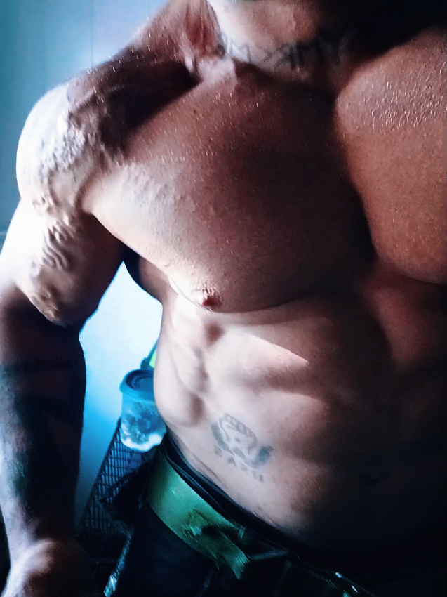 @Flesh_artist_1985