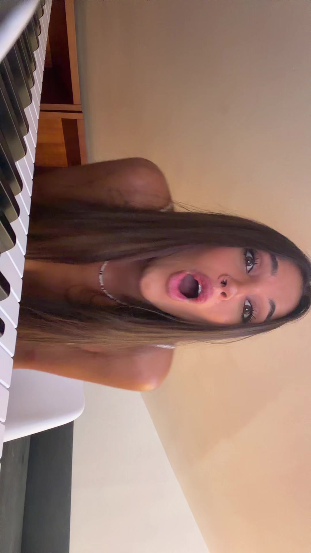@Clarissarotelli