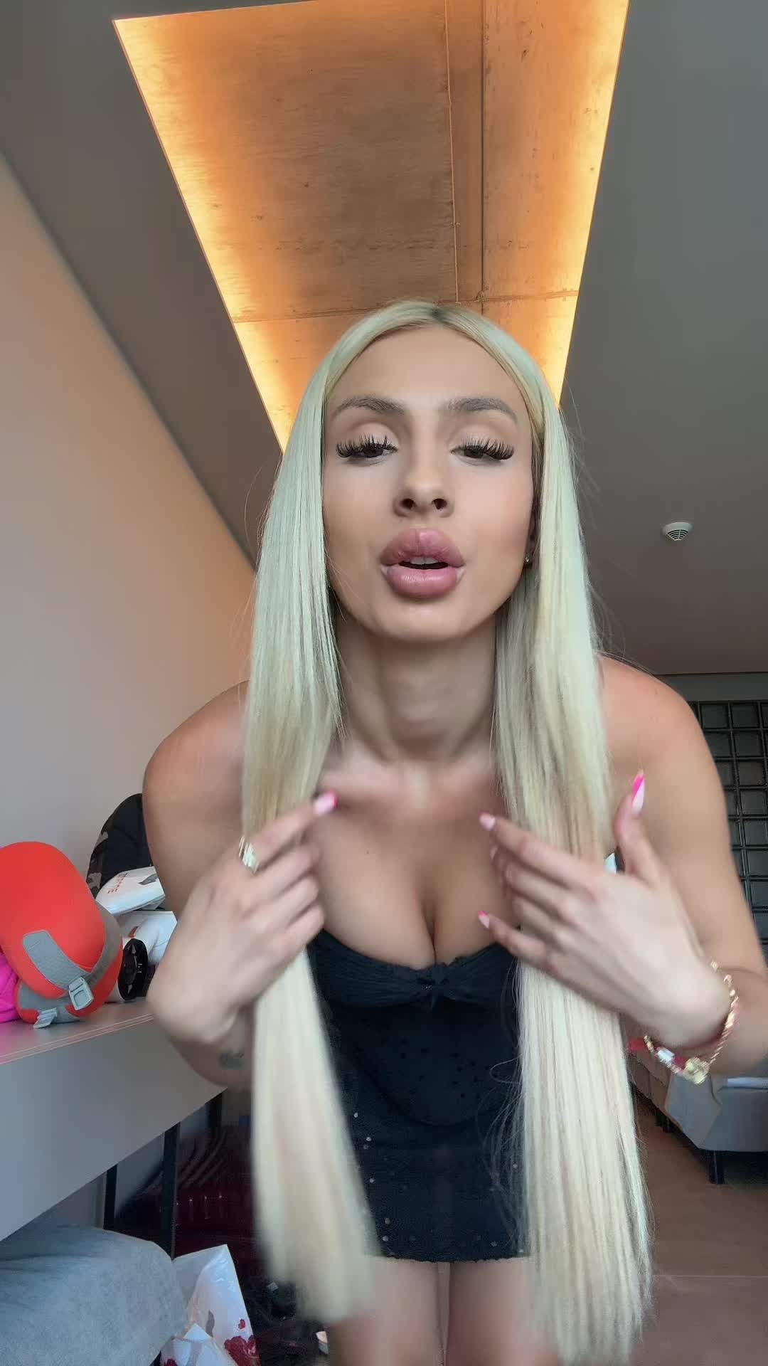 @Vazzzle