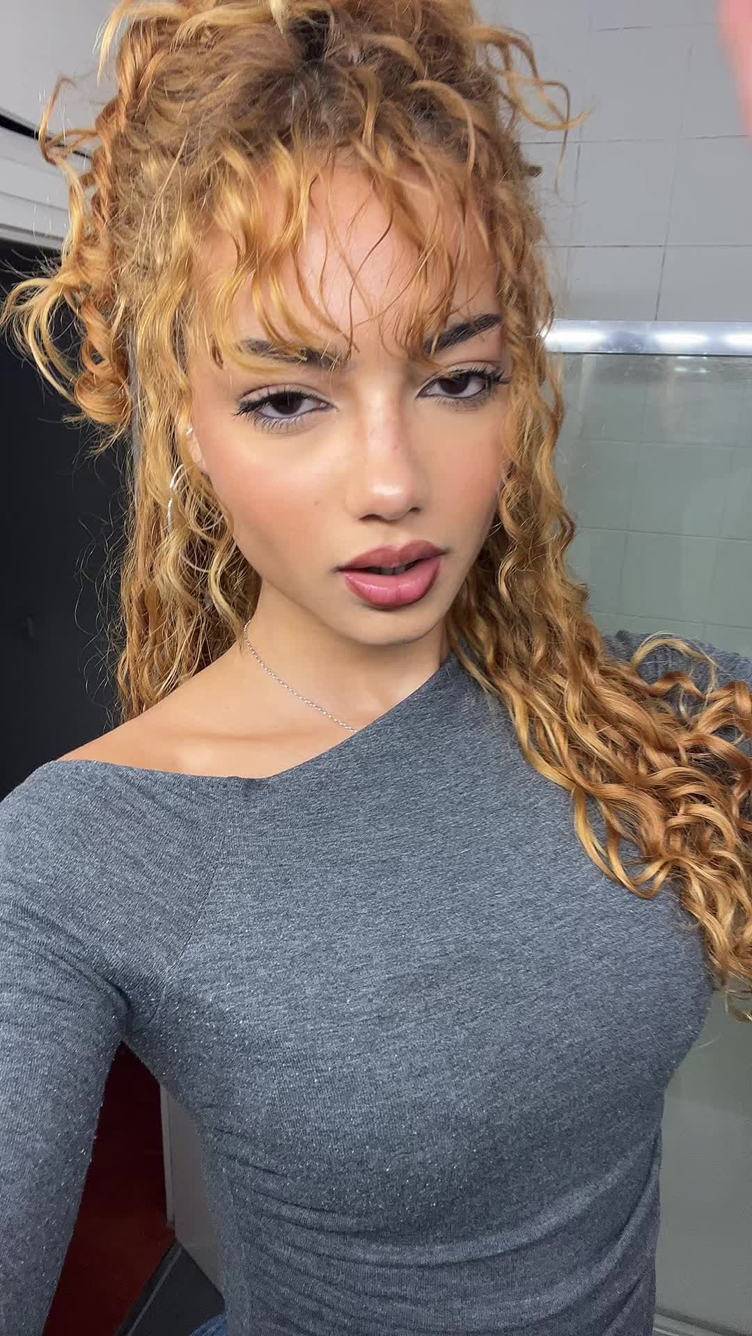 @Ana&iuml;s