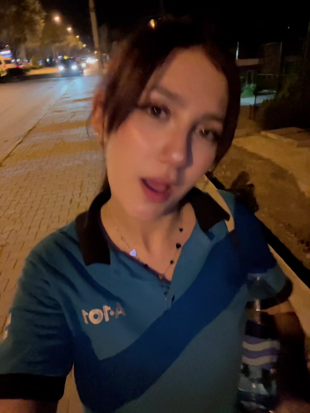 @F”