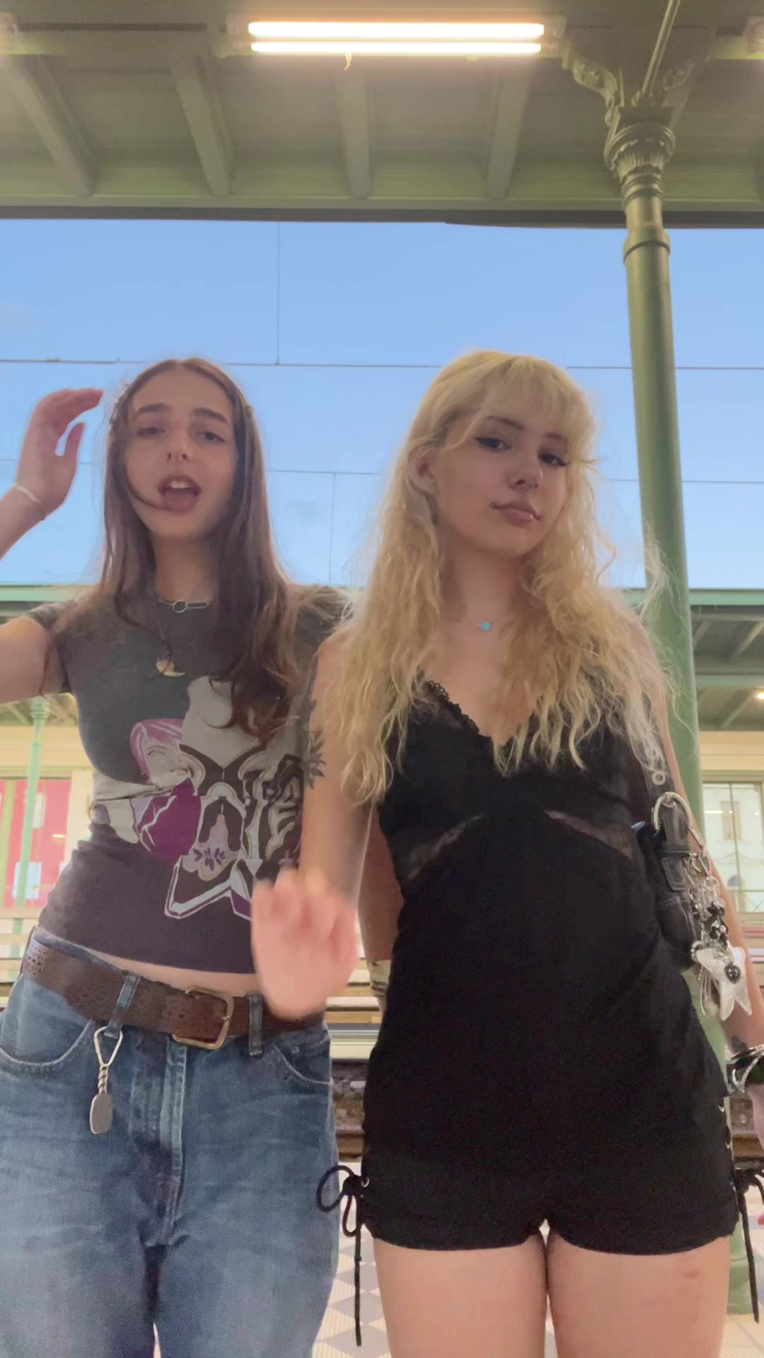 @𖦹lucy𖦹