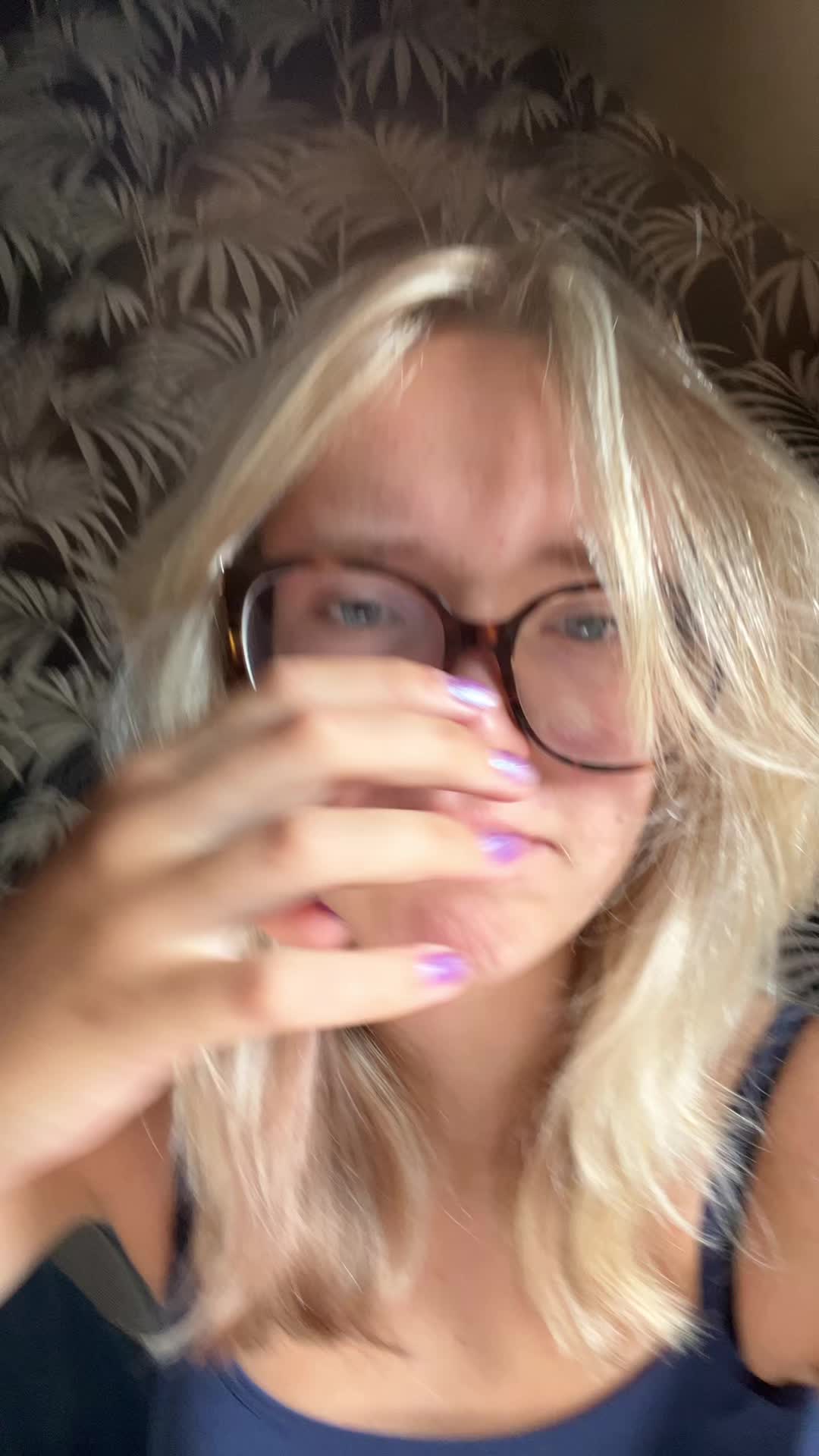 @ꜰᴀʏᴇ 🕯️ ♬·¯·♩¸¸♪