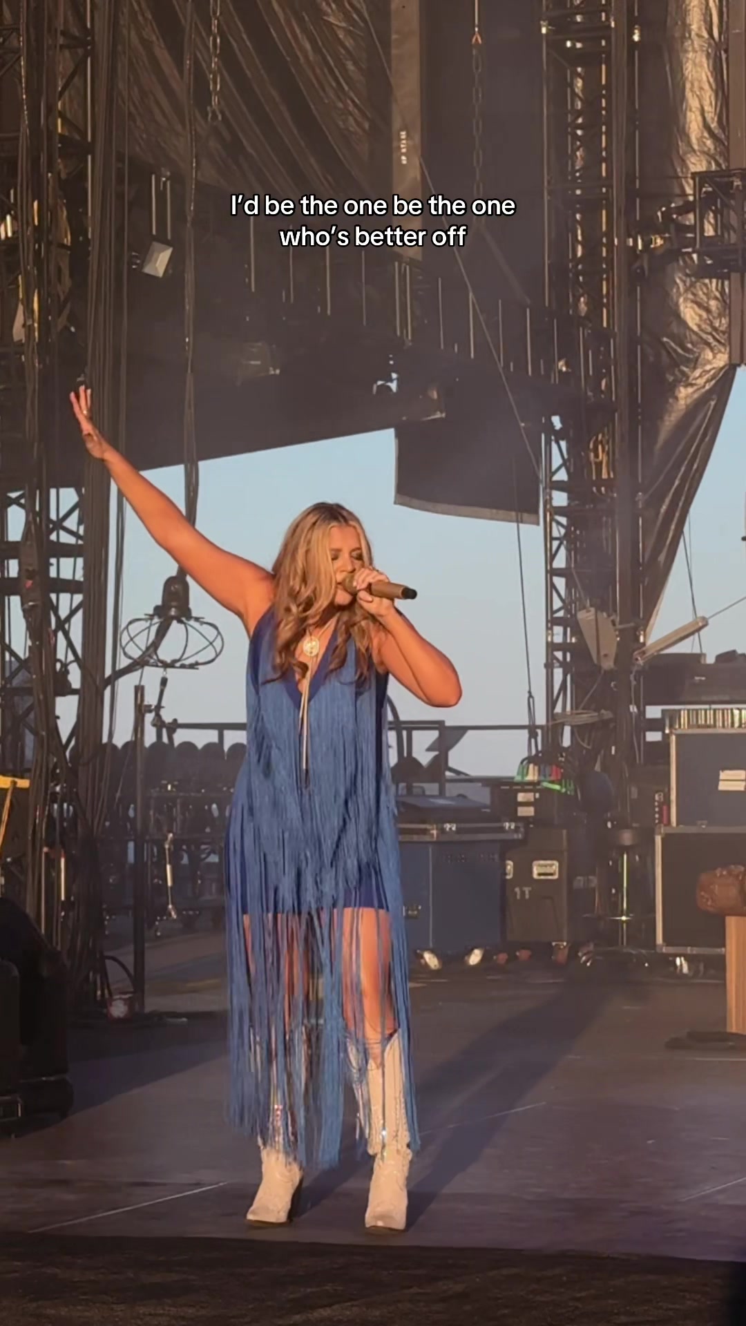 @Lauren Alaina