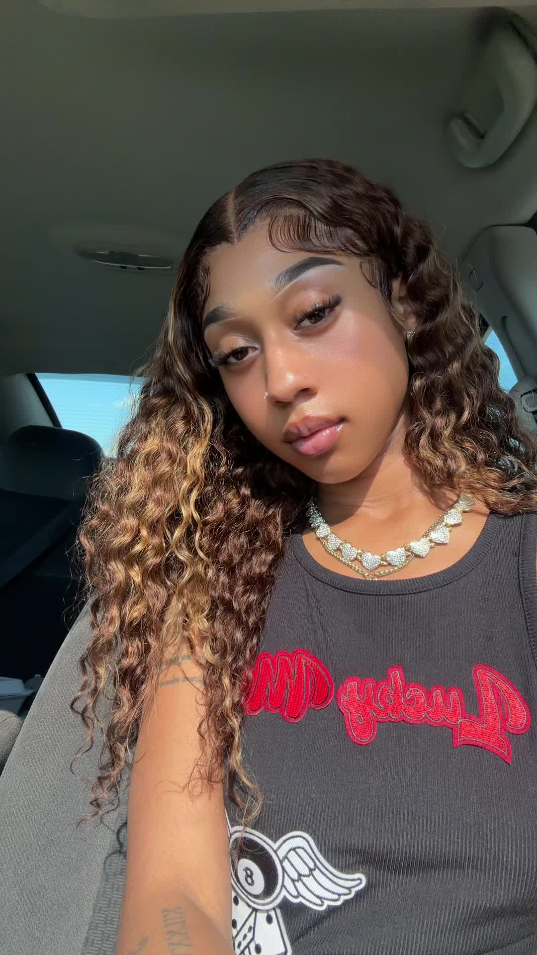 @R0YALTY ✨