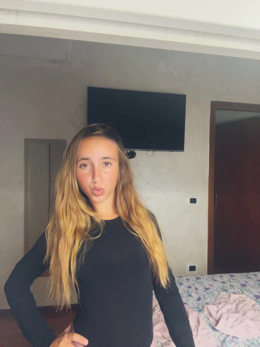 @👱🏼&zwj;♀️