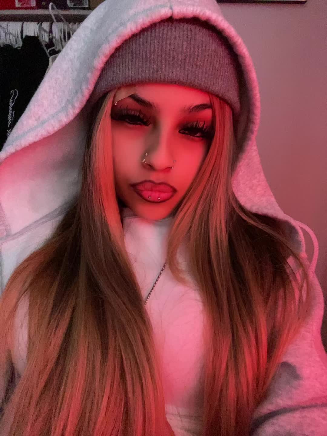 @𝕳𝕰𝕹𝕹𝕰𝕾𝕾𝖄