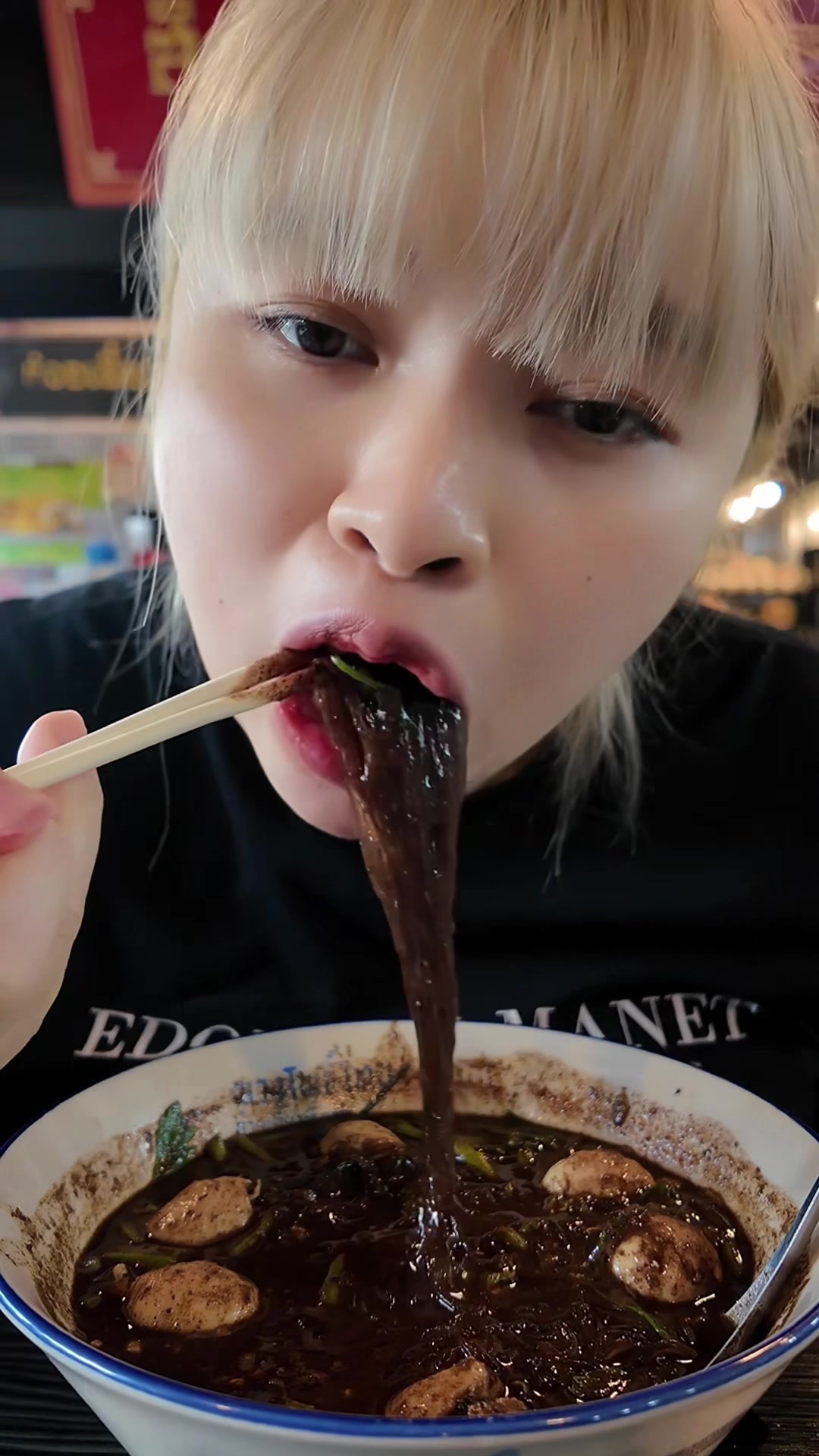 @แวว(คนที่ทำก๋วยเตี๋ยวข้นๆ)