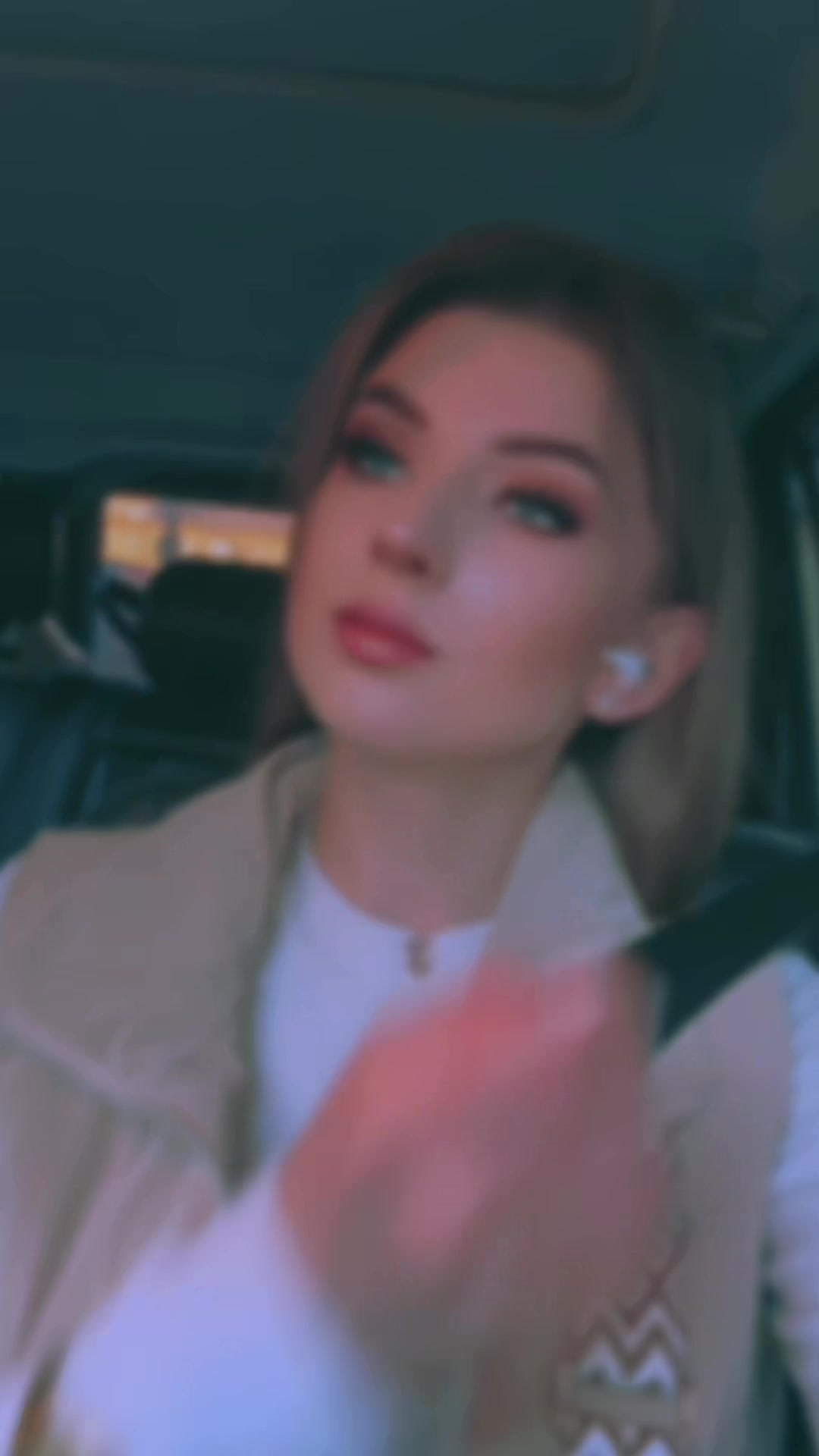 @Angel17