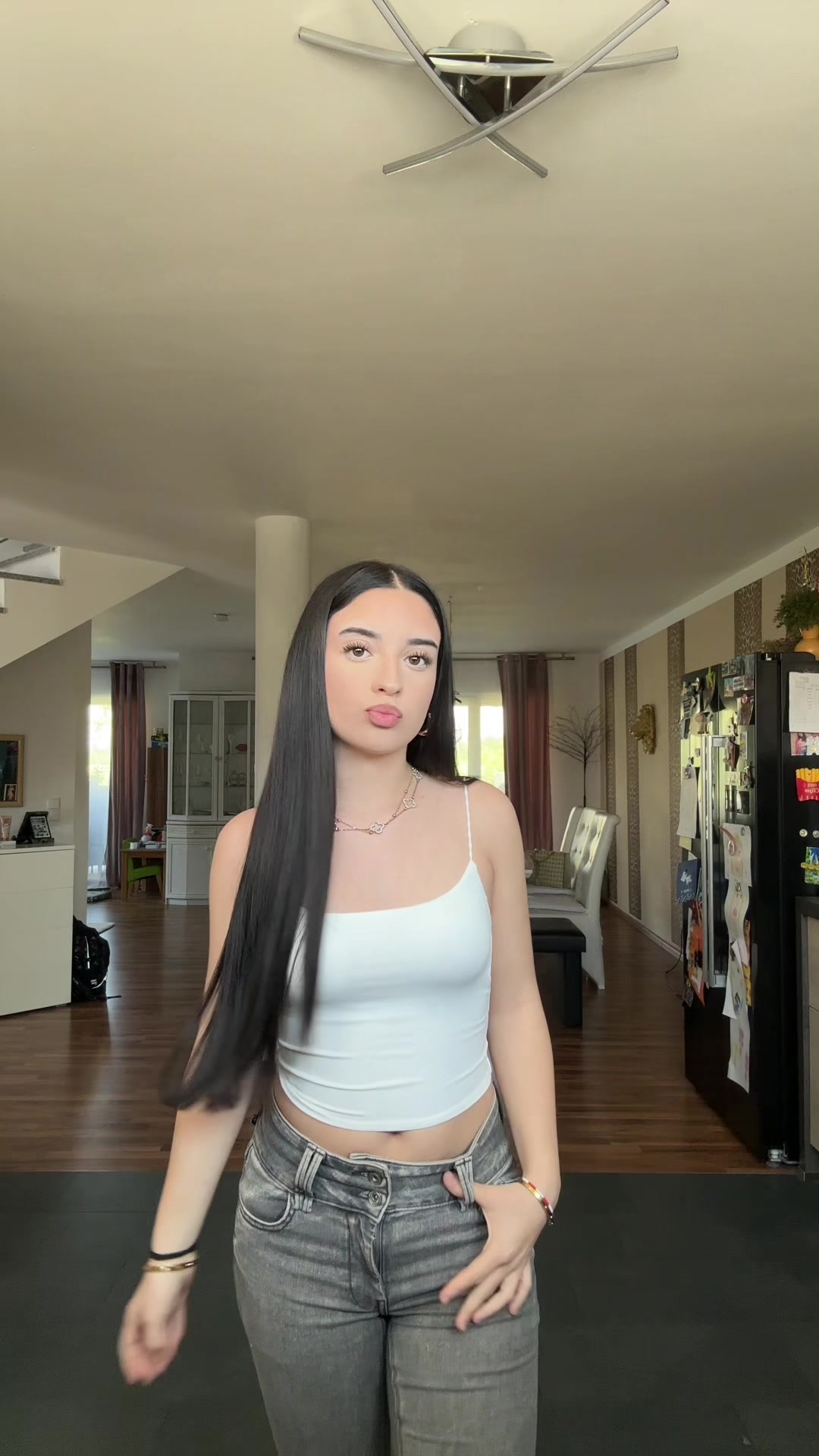@𝓂𝑒𝓁𝒾𝒶🐒