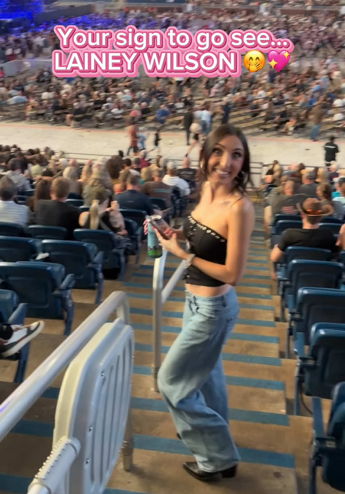 @ItsAlexisSimone
