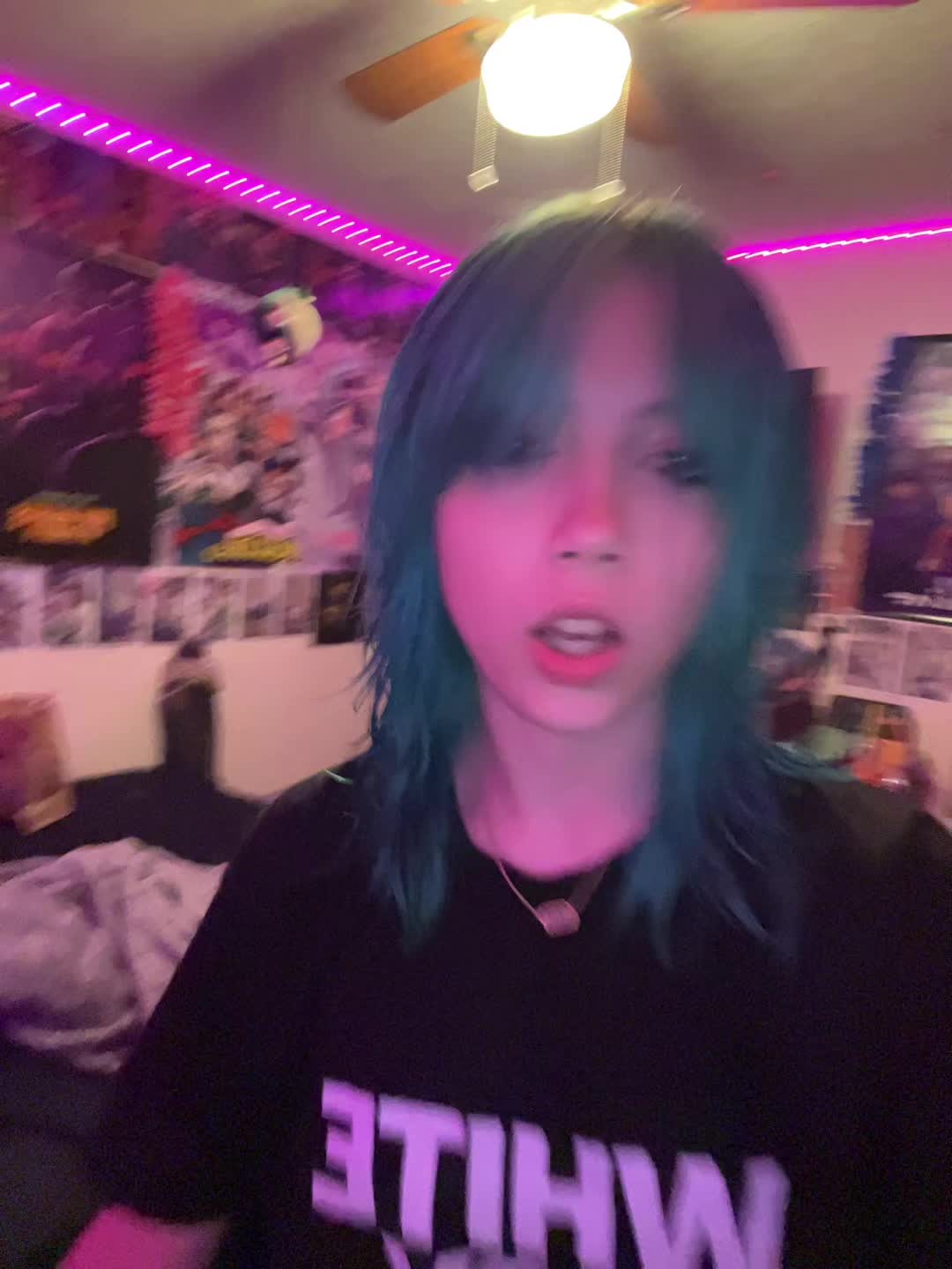 @◞