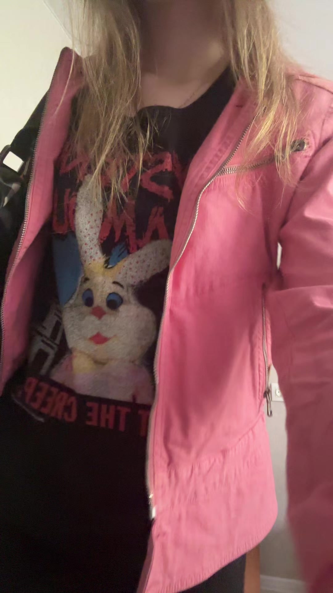@>_*