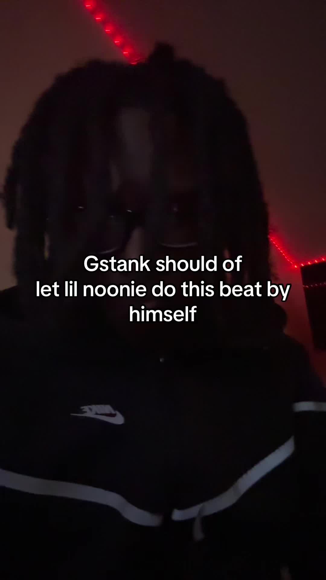 @⃟