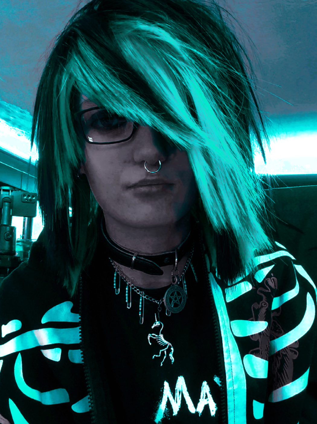 @☠️The Reverse Emo Changeling